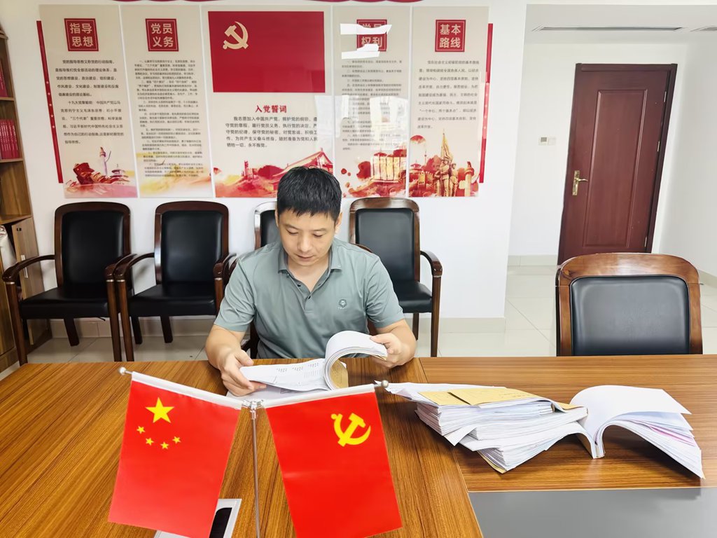 1785727391989510.jpg 张晓宇 (3)_副本.jpg